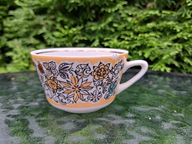 Krūzīte, servīze "Vasara" dzeltena ar košu dekolu un zeltu, RPR (Vasara 51)